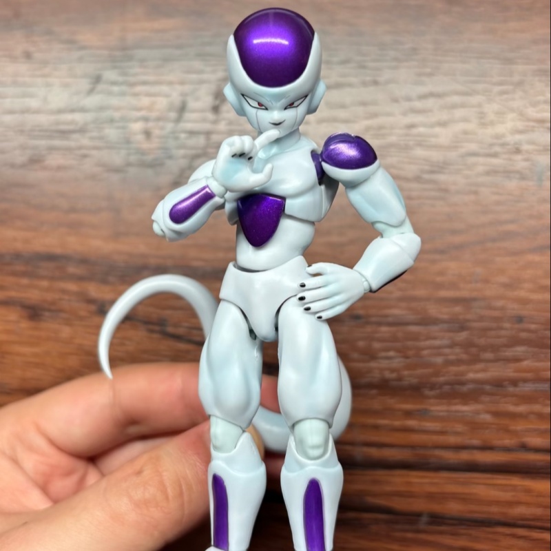 Bandai S.H.Figuarts SHF Dragon - Model Kit Frieza review and price