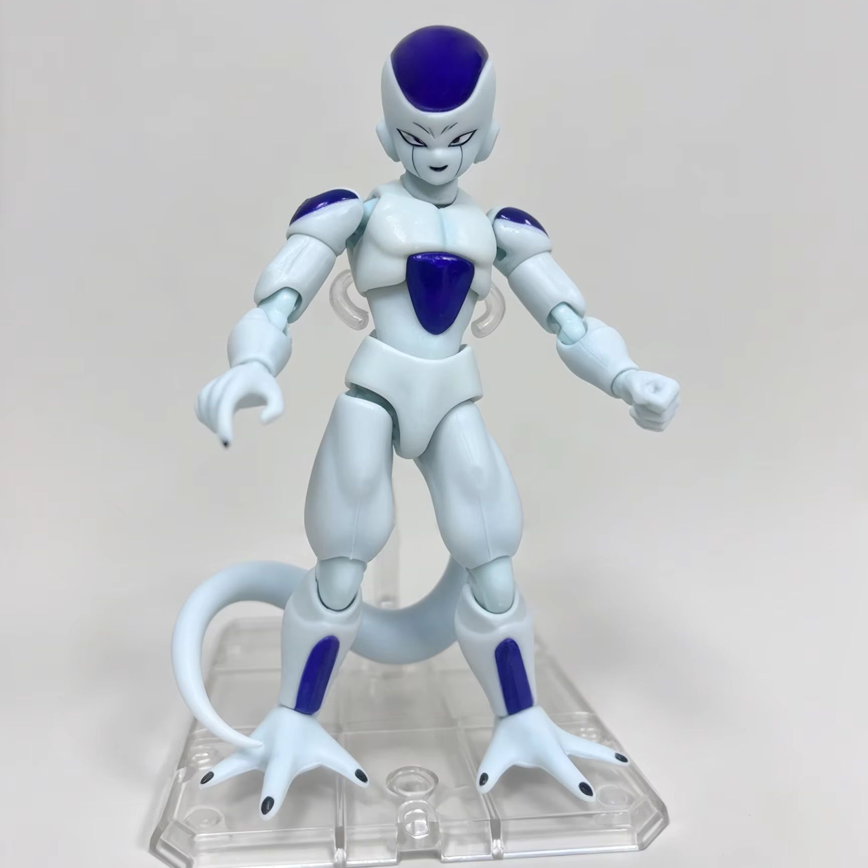Bandai SHF Dragon Ball Frieza  - Model Kit Frieza review and price