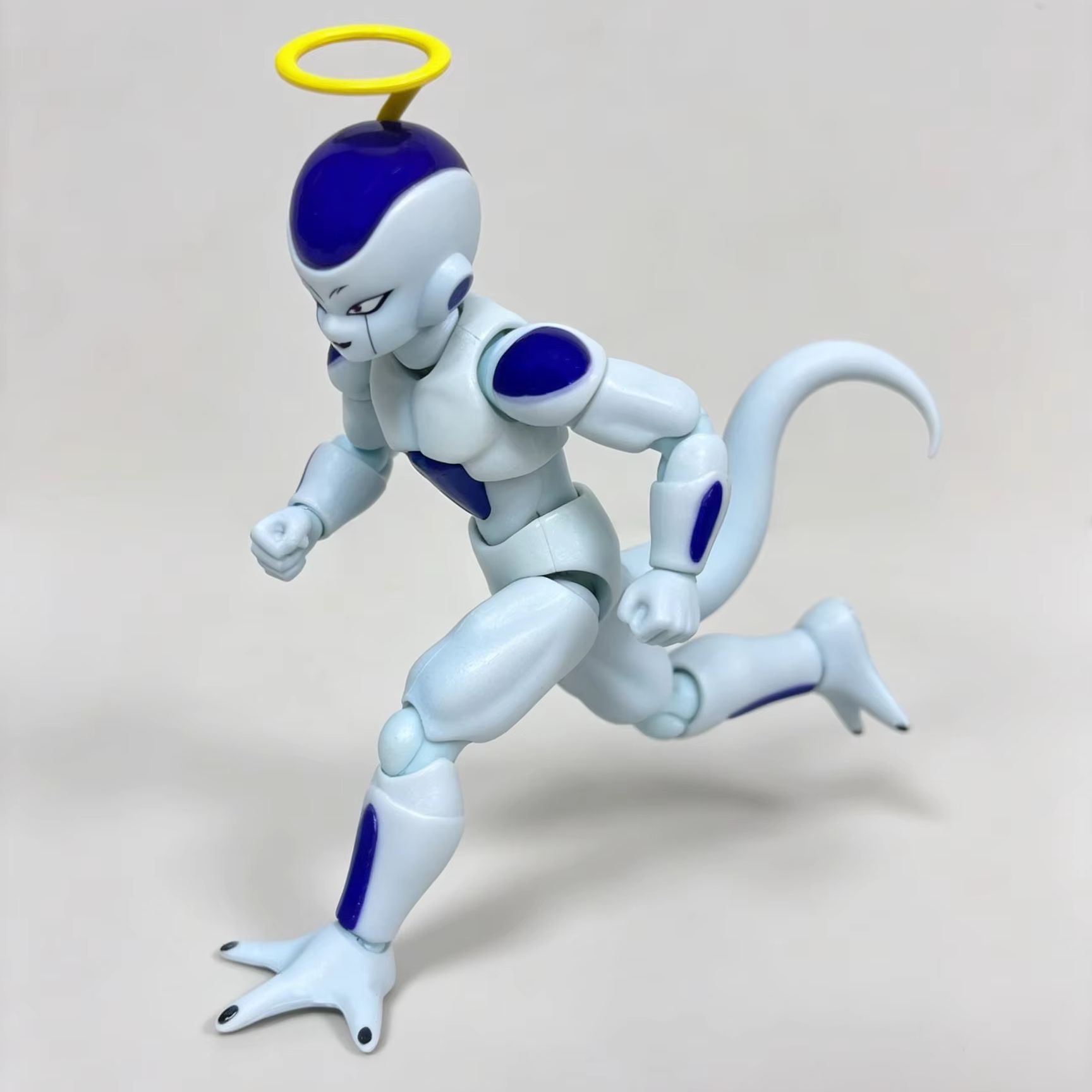 Bandai SHF Dragon Ball Frieza  - Model Kit Frieza review and price