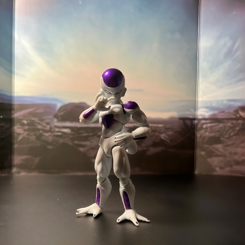 Original Bandai S.H.Figuarts D - Model Kit Frieza review and price